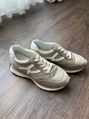 Veronica Beard Beige and White Women's Sneakers